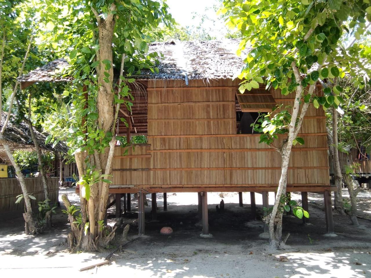 Daroyen Village Kri Buitenkant foto